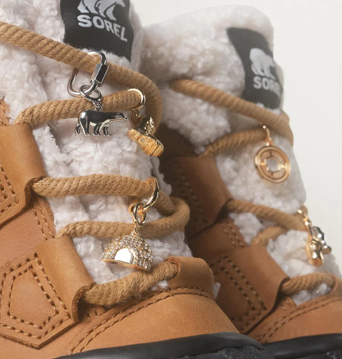 SOREL The Caribou Charm Gold Best